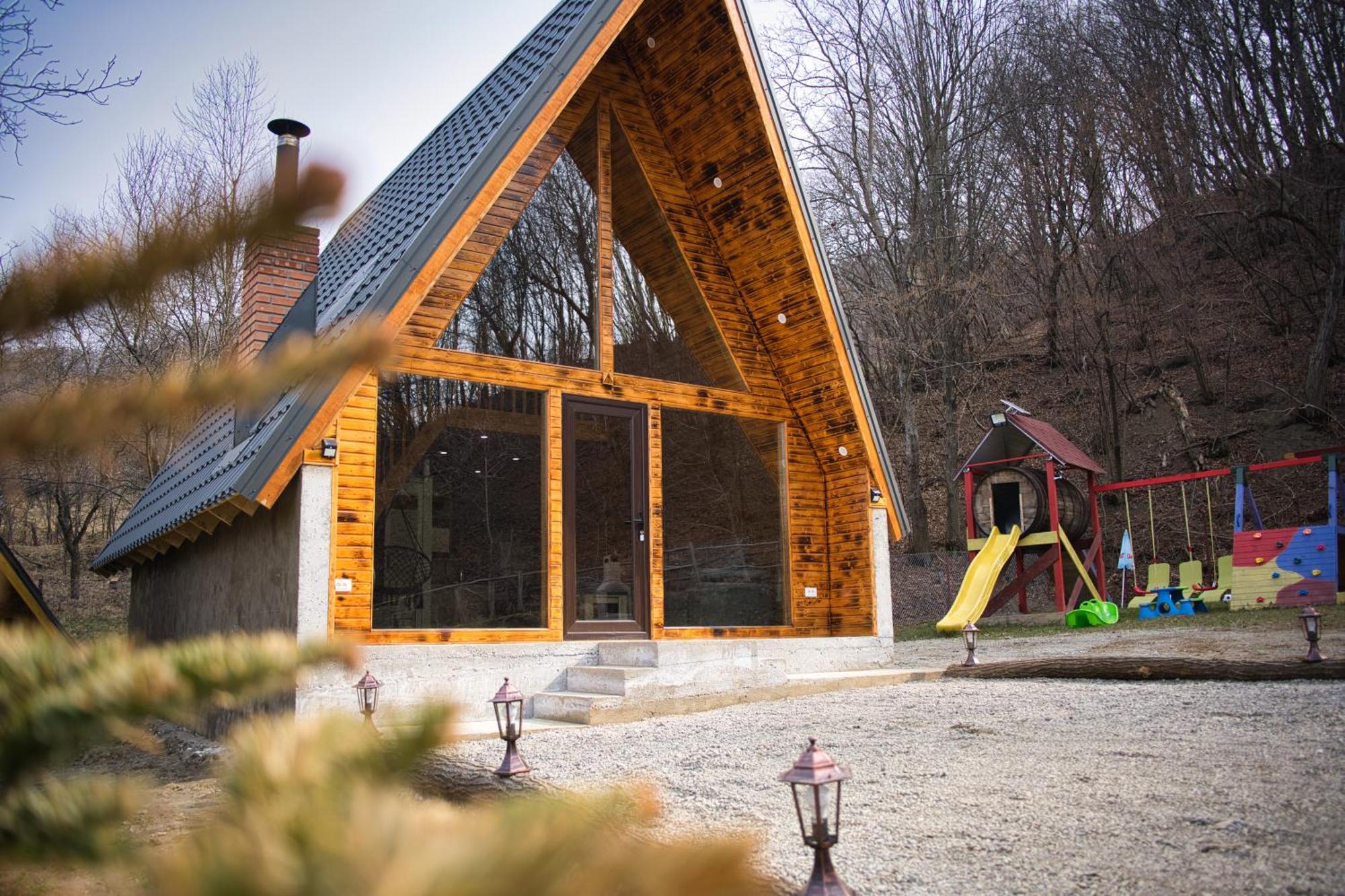 Aframe Olanesti Chalet