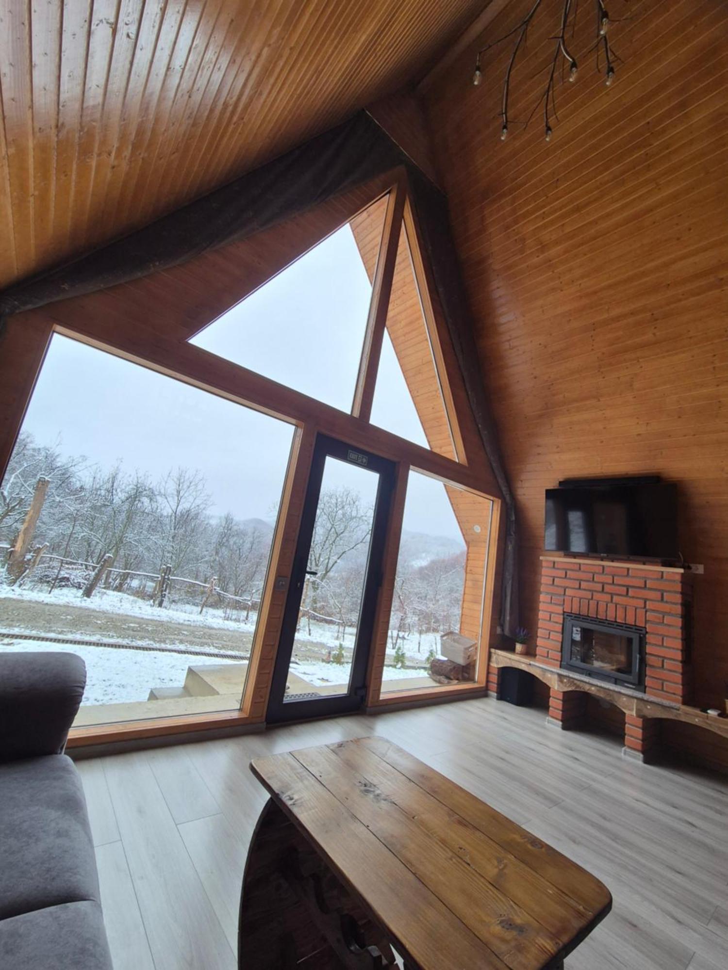 Aframe Olanesti Chalet